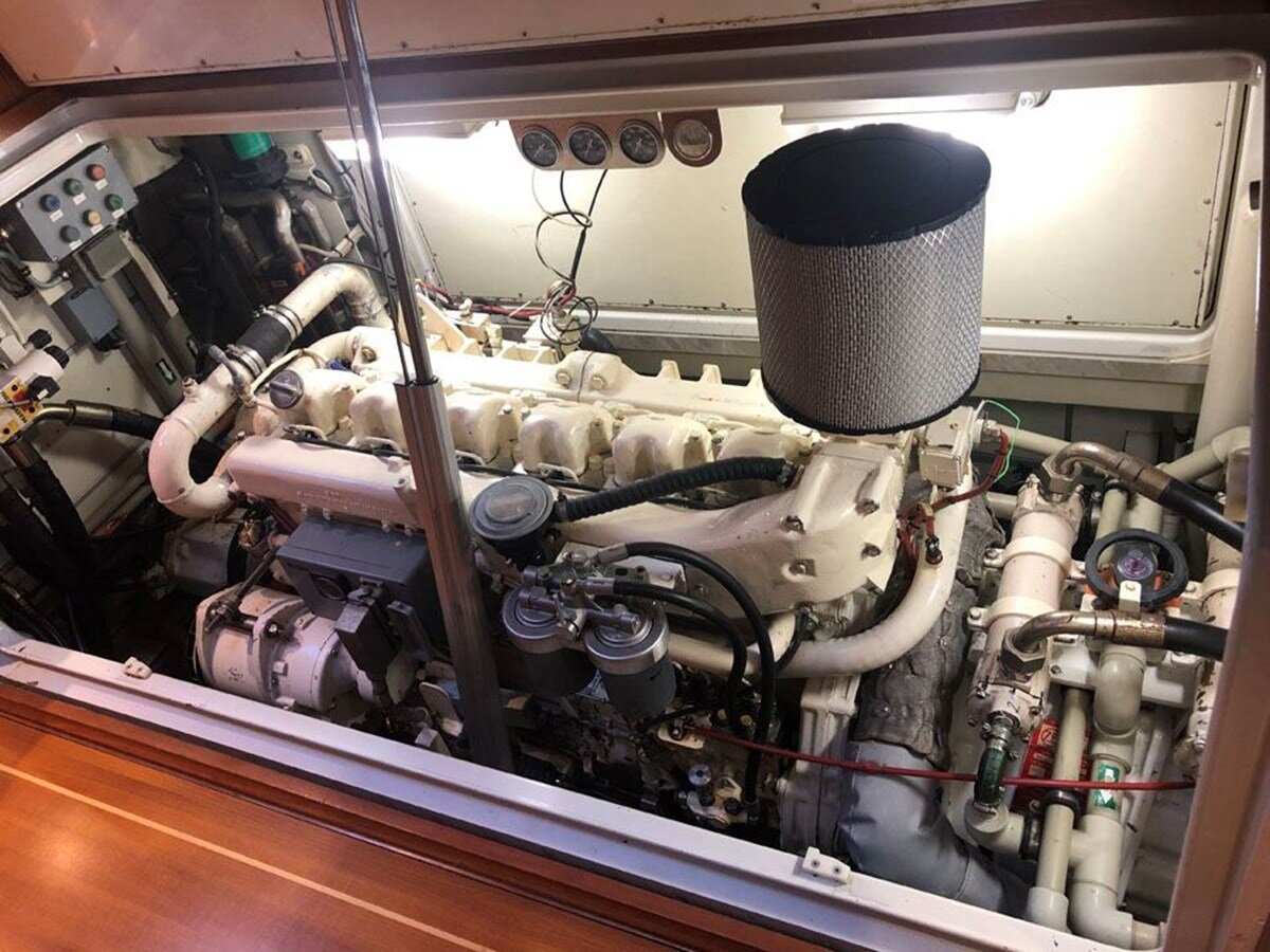 1992-royal-huisman-83-7-3a0142