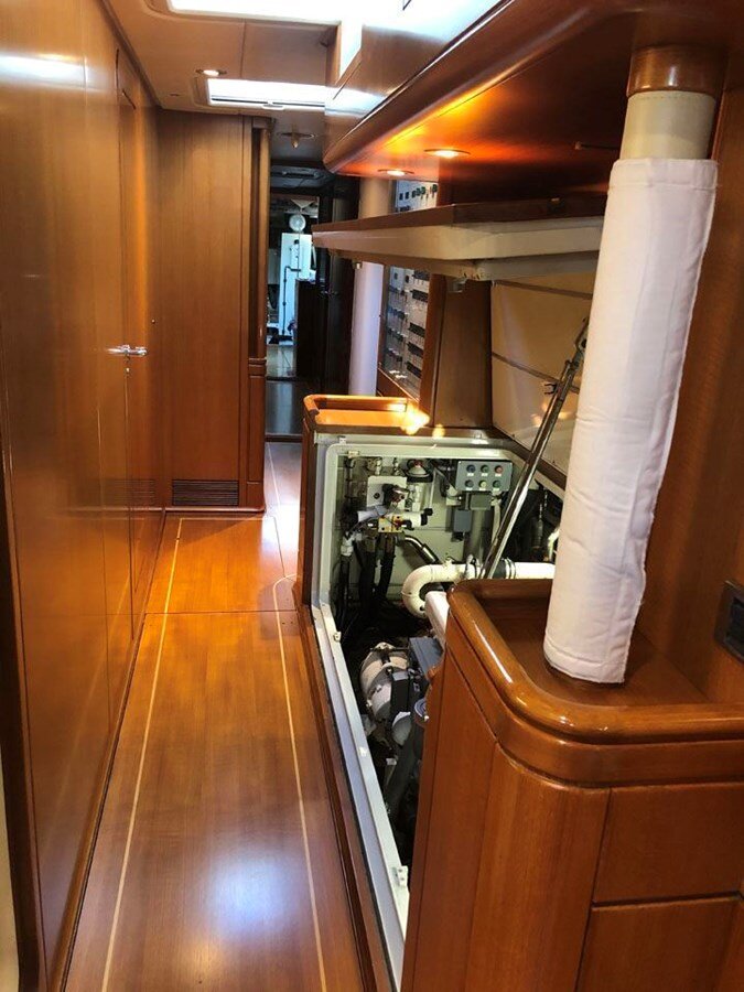 1992-royal-huisman-83-7-3a0142