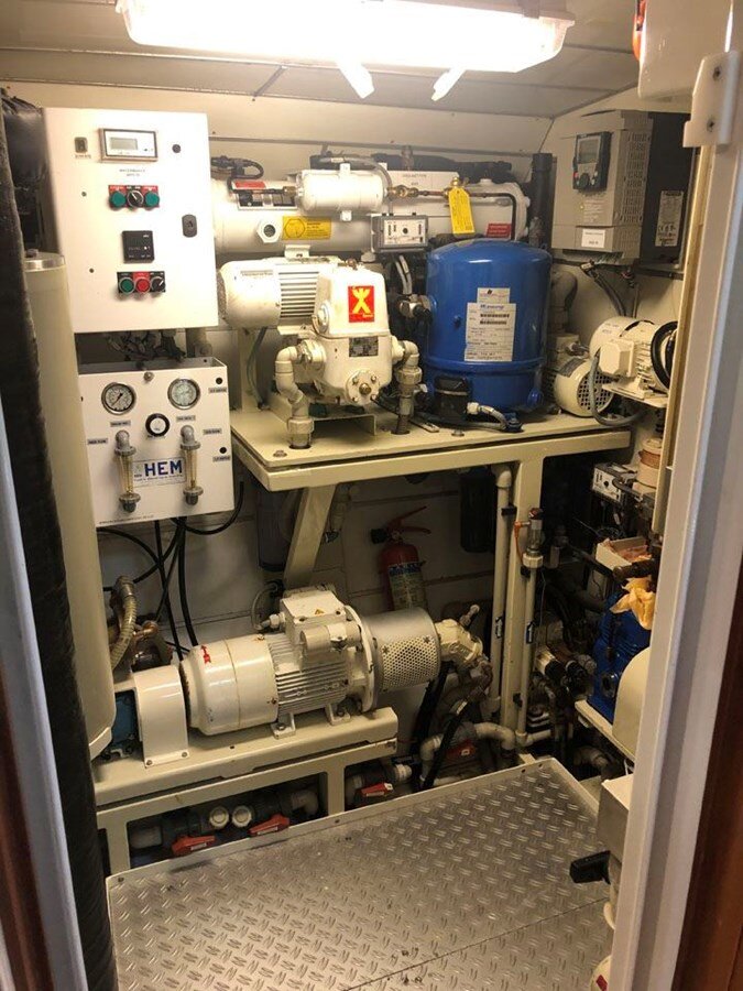 1992-royal-huisman-83-7-3a0142