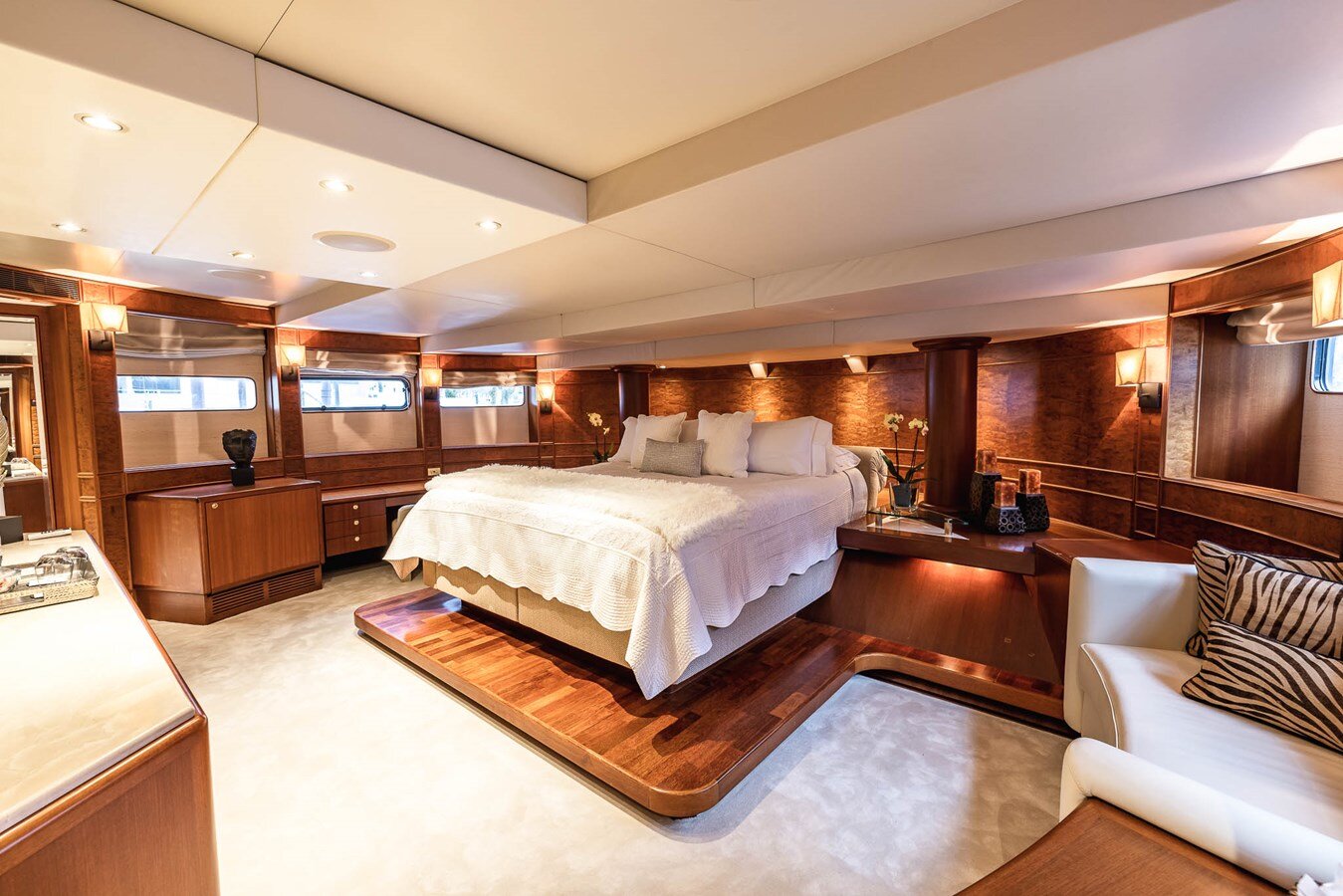 1993 HEESEN YACHTS 131' 3