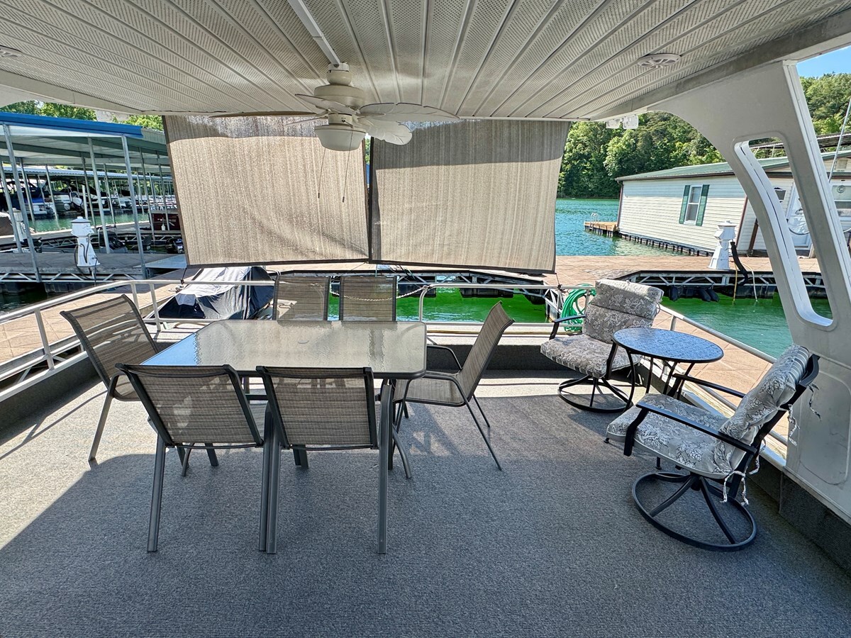 1993-jamestowner-65-61b6d5