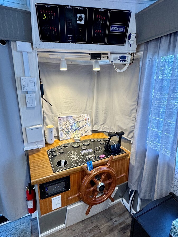 1993-jamestowner-65-61b6d5