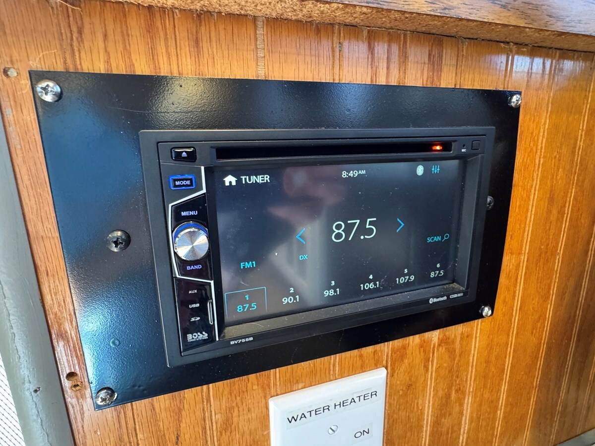 1993-jamestowner-65-61b6d5