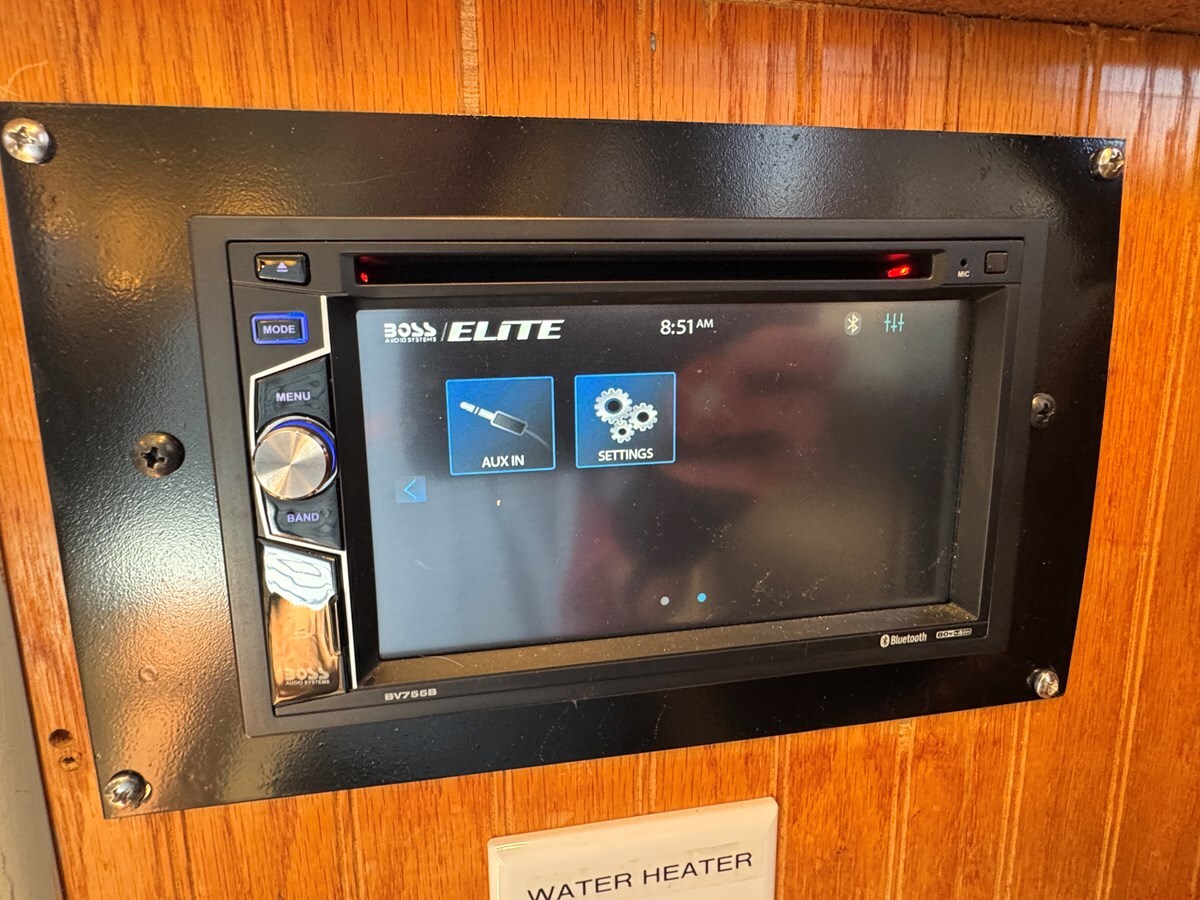 1993-jamestowner-65-61b6d5