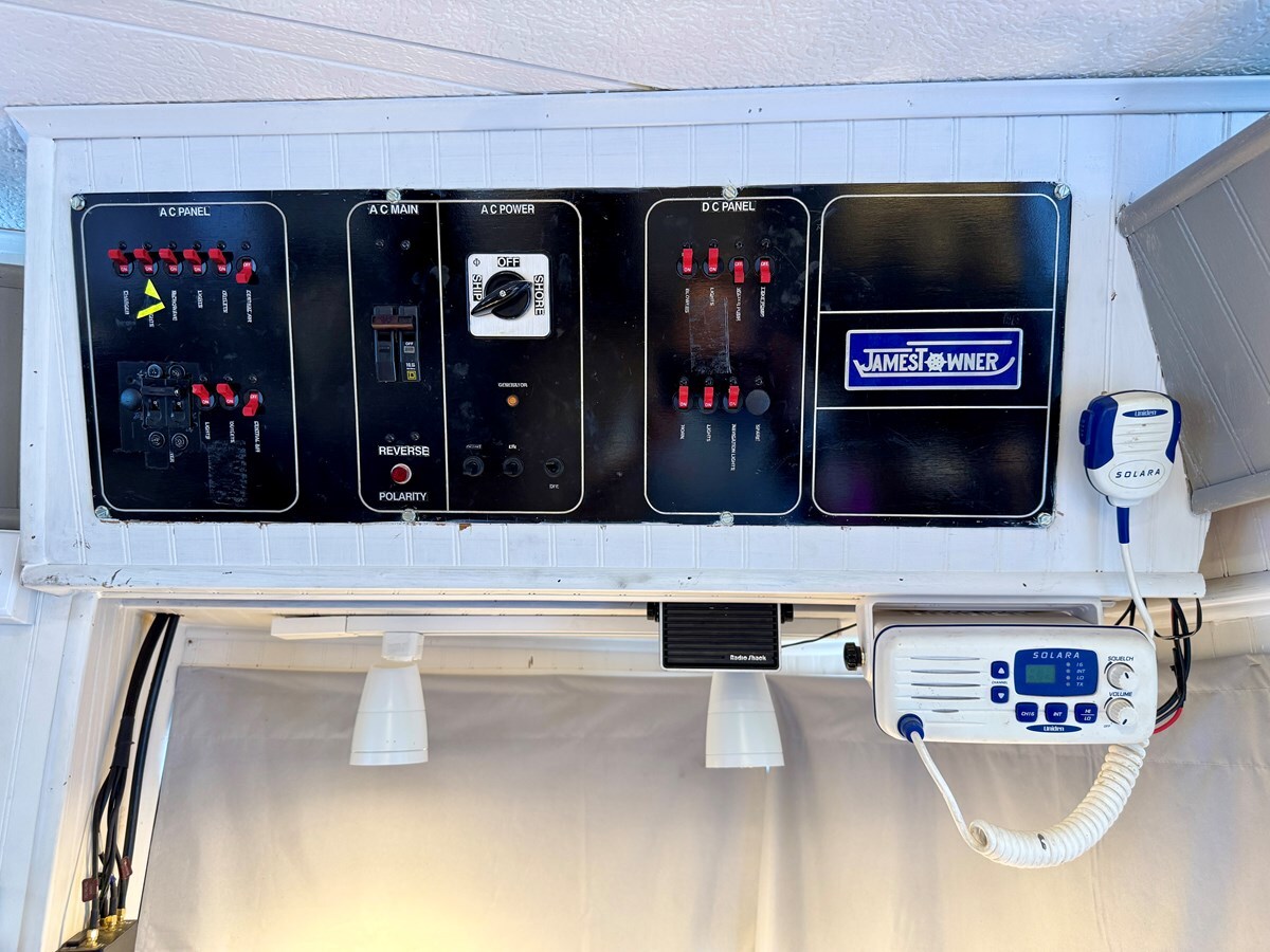 1993-jamestowner-65-61b6d5