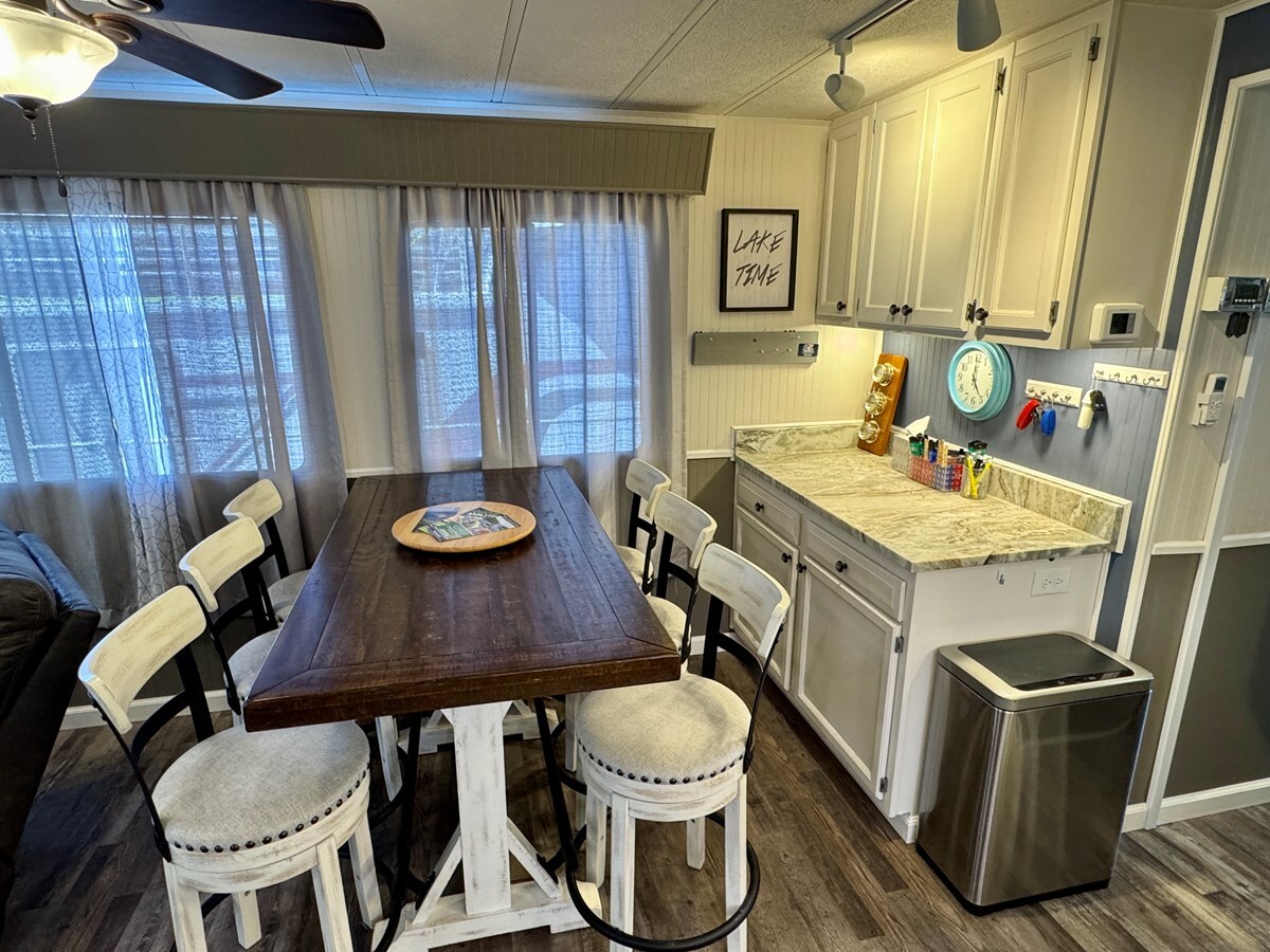 1993-jamestowner-65-61b6d5