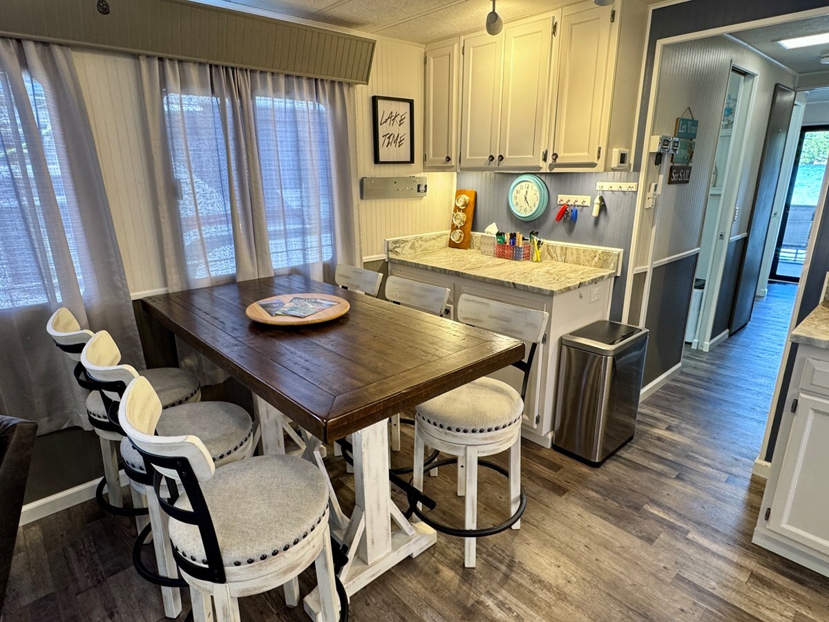 1993-jamestowner-65-61b6d5