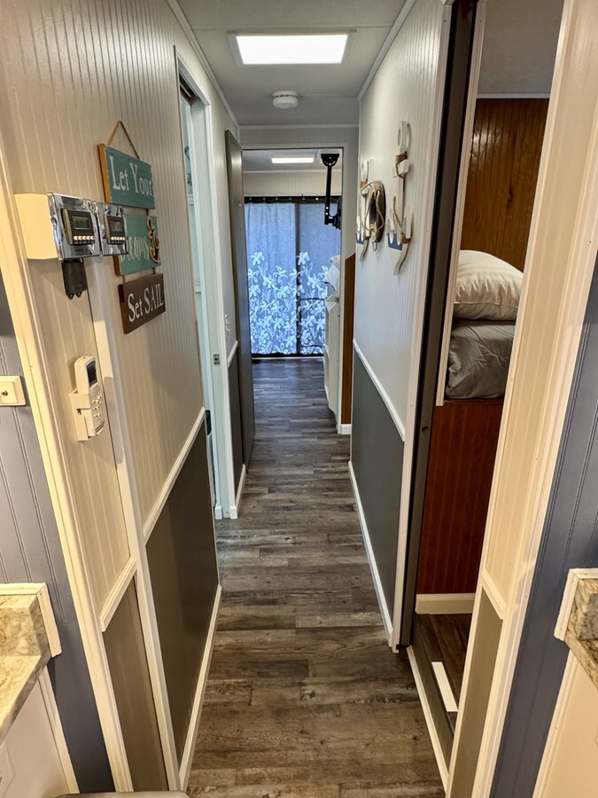 1993-jamestowner-65-61b6d5