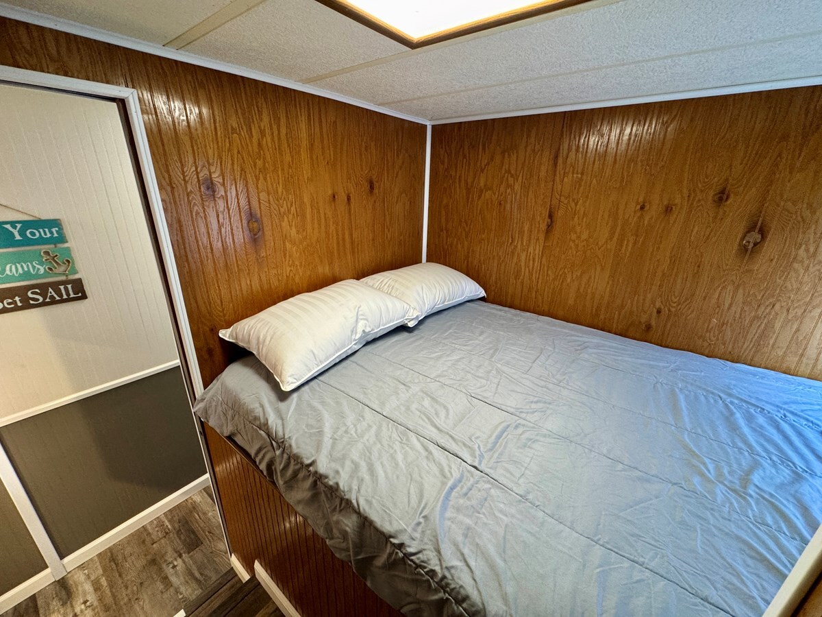 1993-jamestowner-65-61b6d5