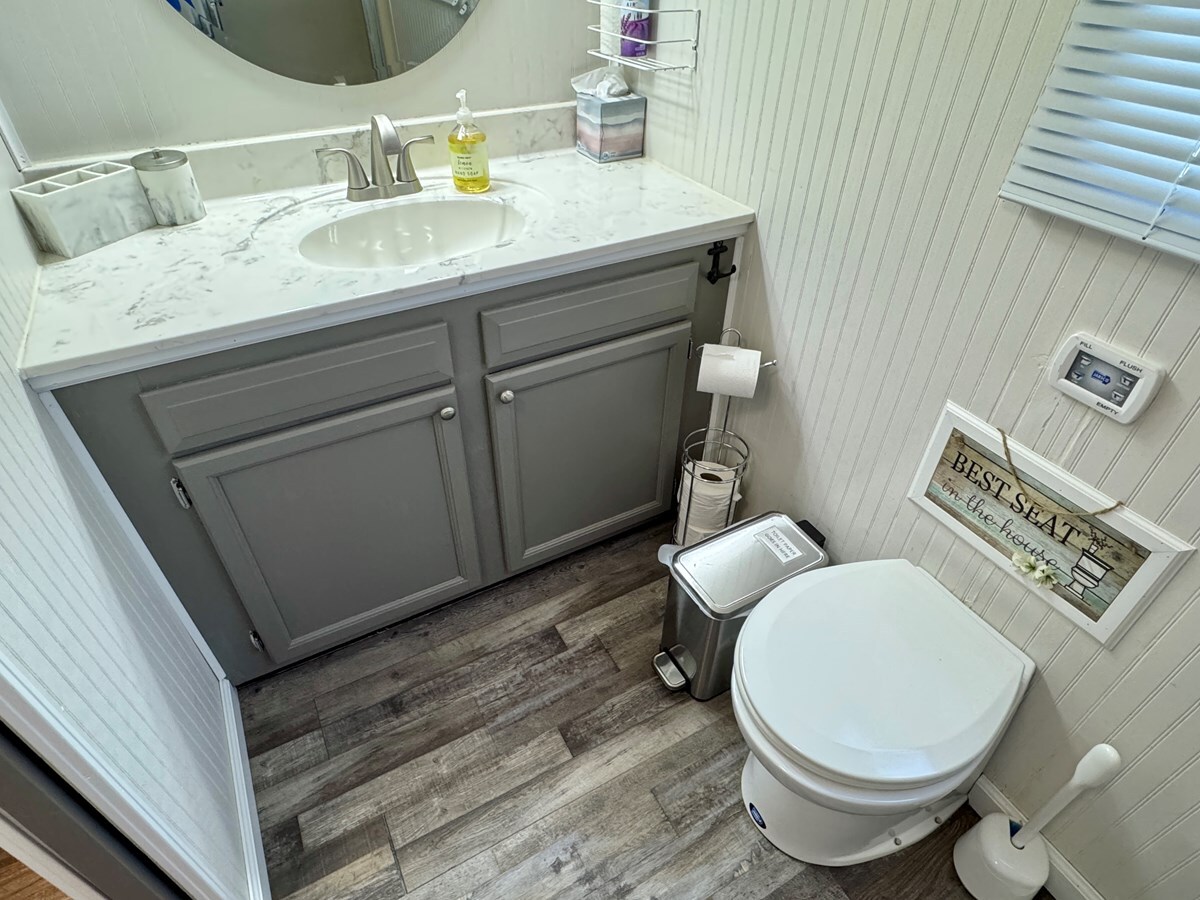 1993-jamestowner-65-61b6d5