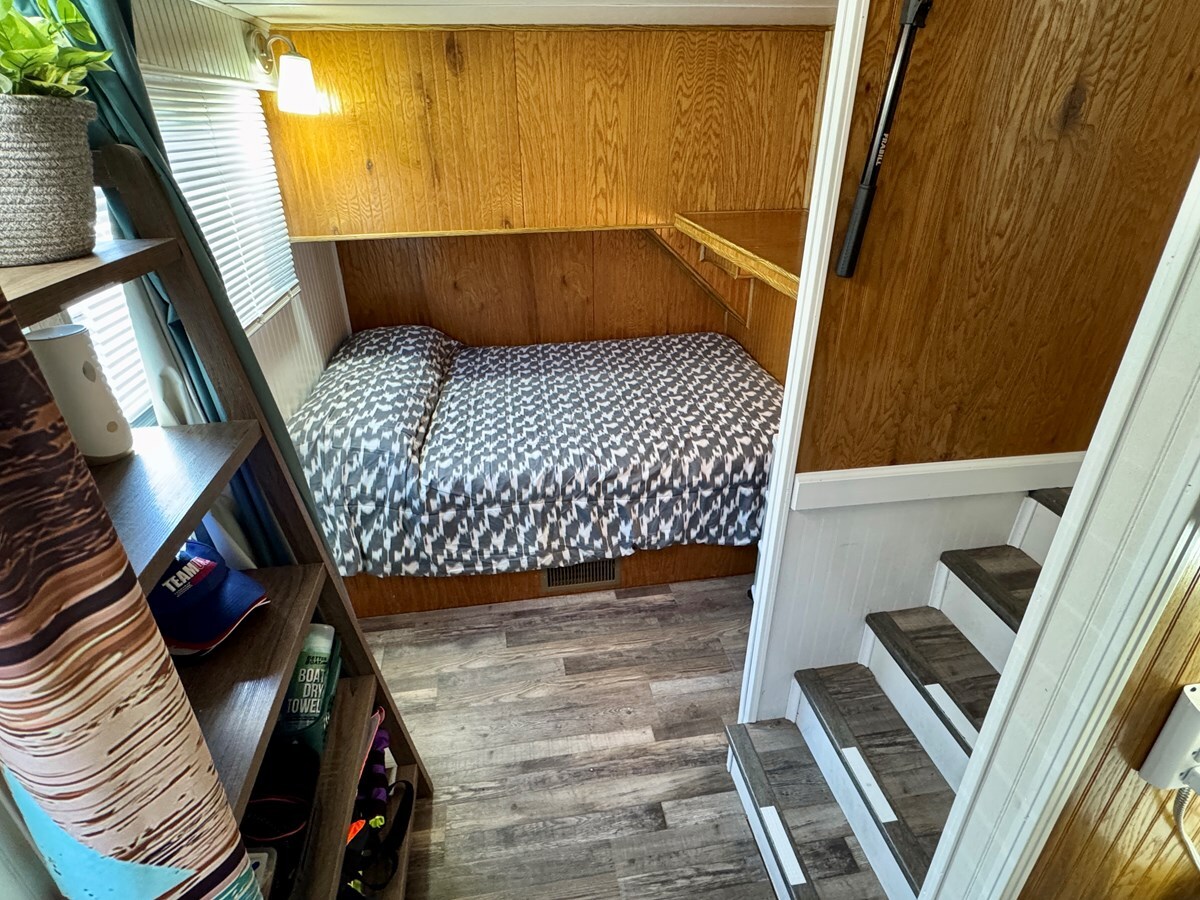 1993-jamestowner-65-61b6d5