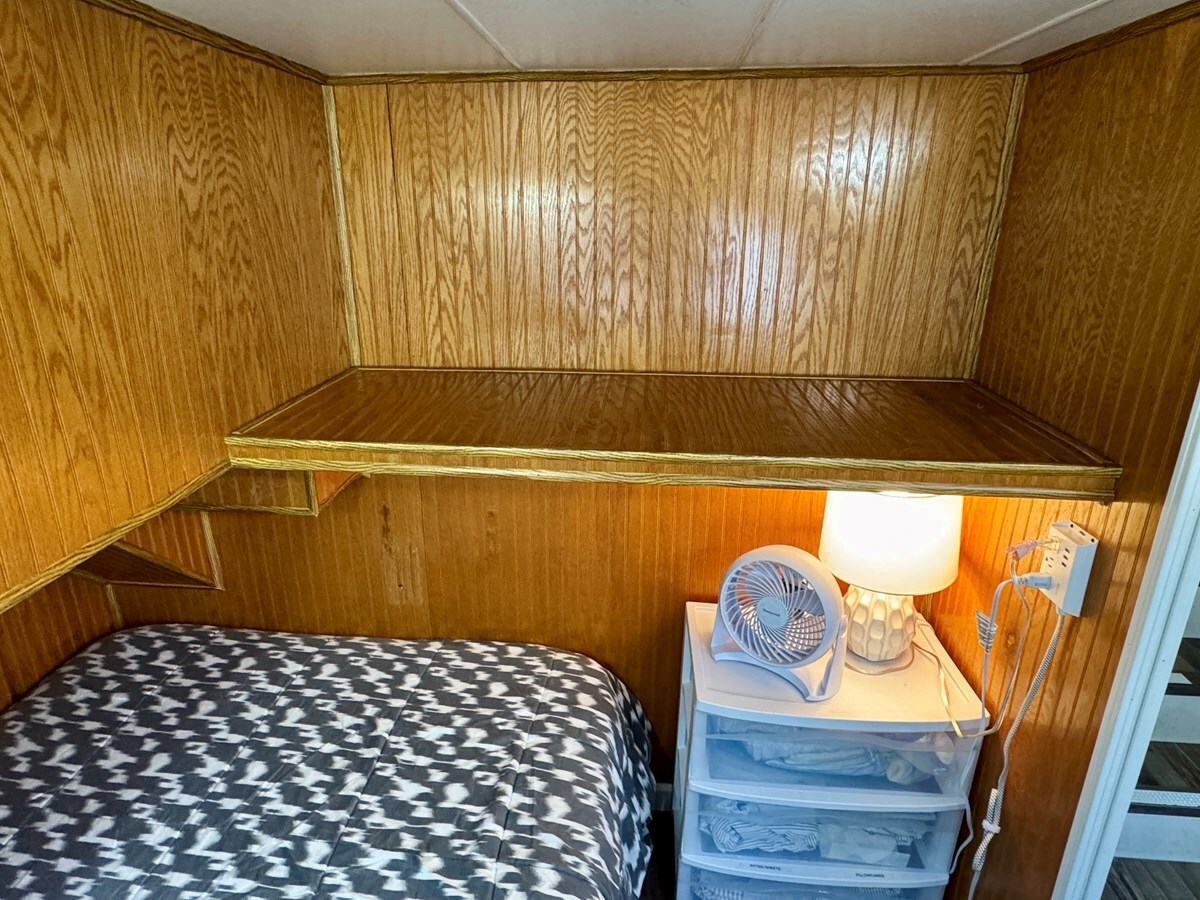 1993-jamestowner-65-61b6d5