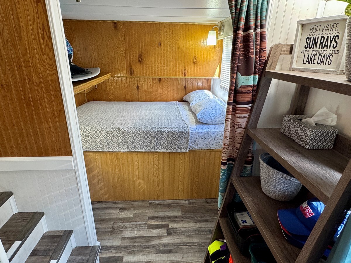 1993-jamestowner-65-61b6d5