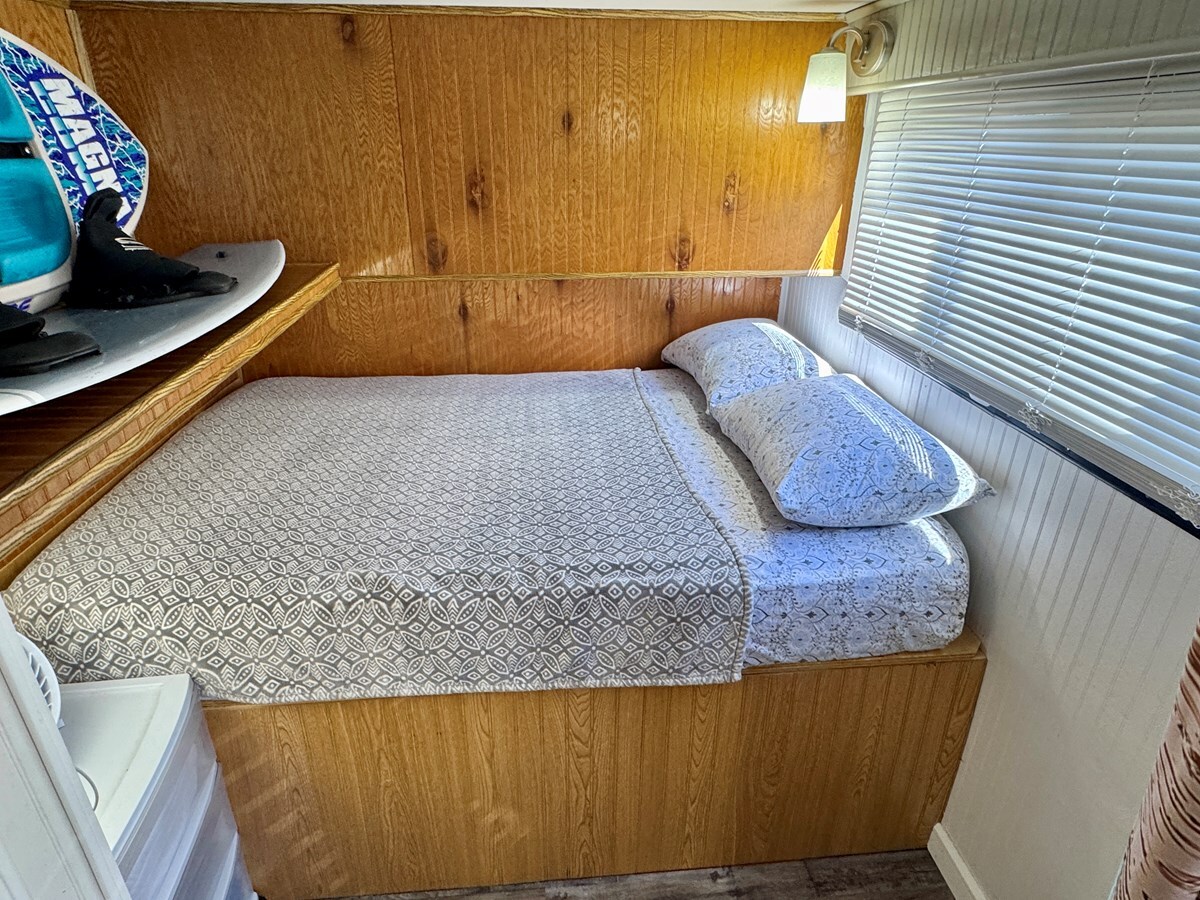 1993-jamestowner-65-61b6d5