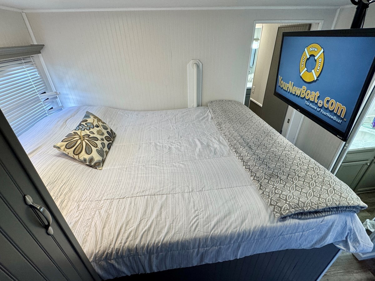 1993-jamestowner-65-61b6d5