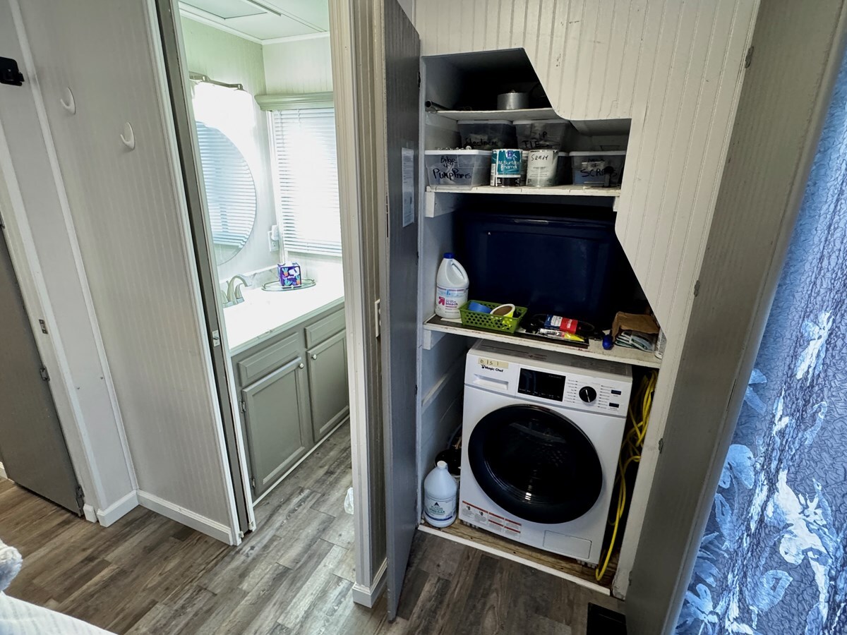 1993-jamestowner-65-61b6d5