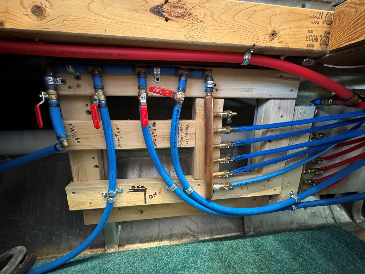 1993-jamestowner-65-61b6d5