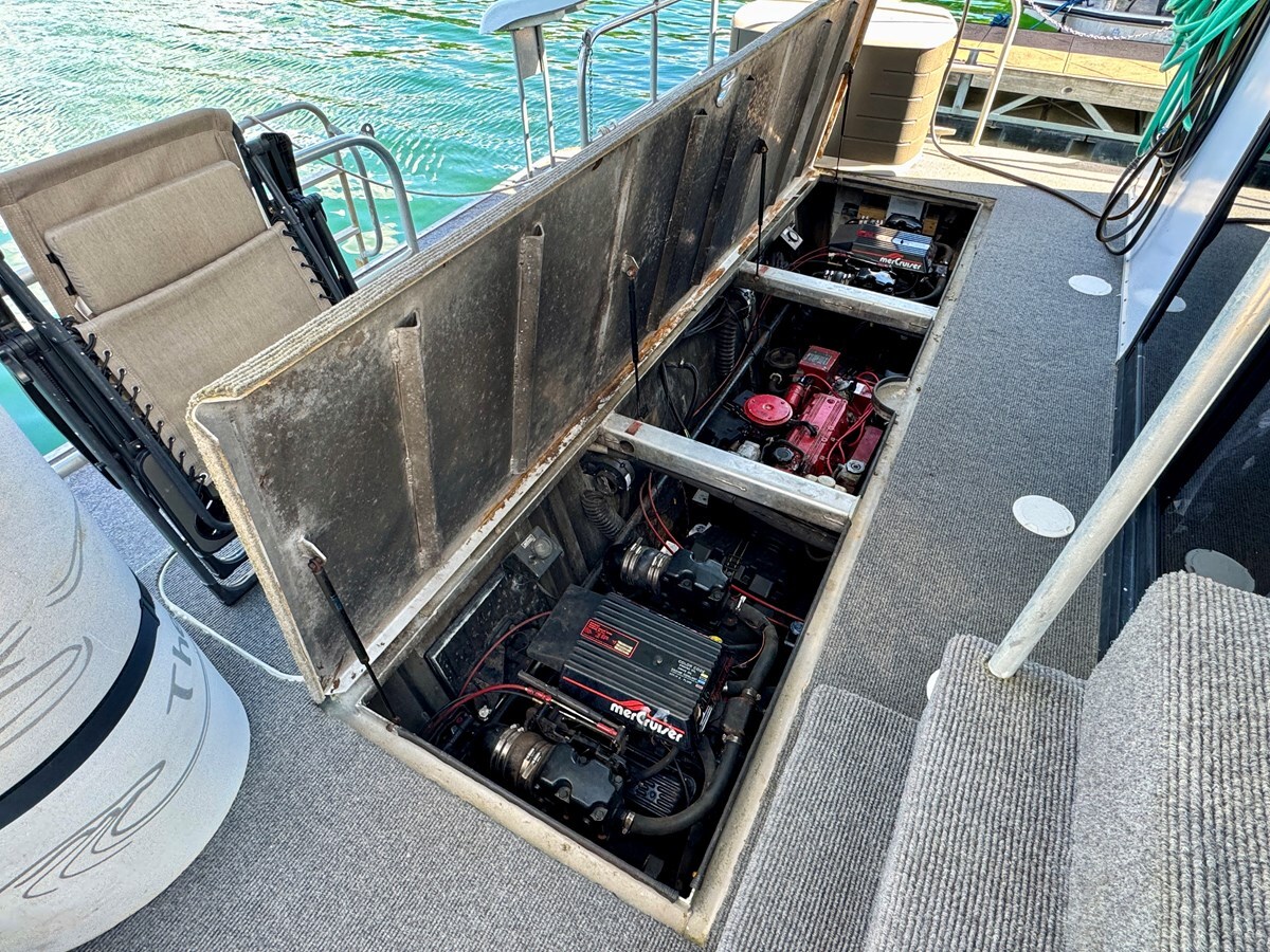 1993-jamestowner-65-61b6d5