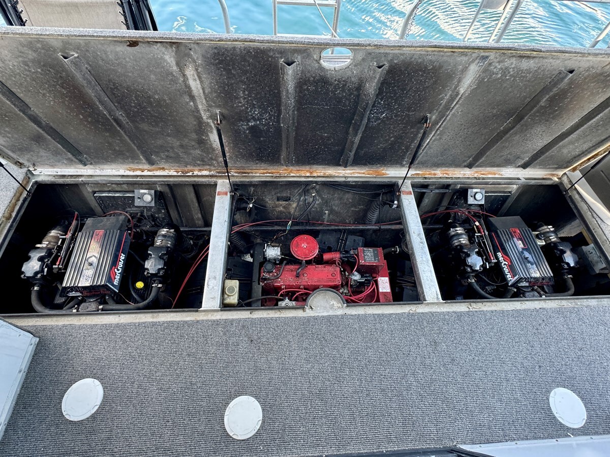 1993-jamestowner-65-61b6d5