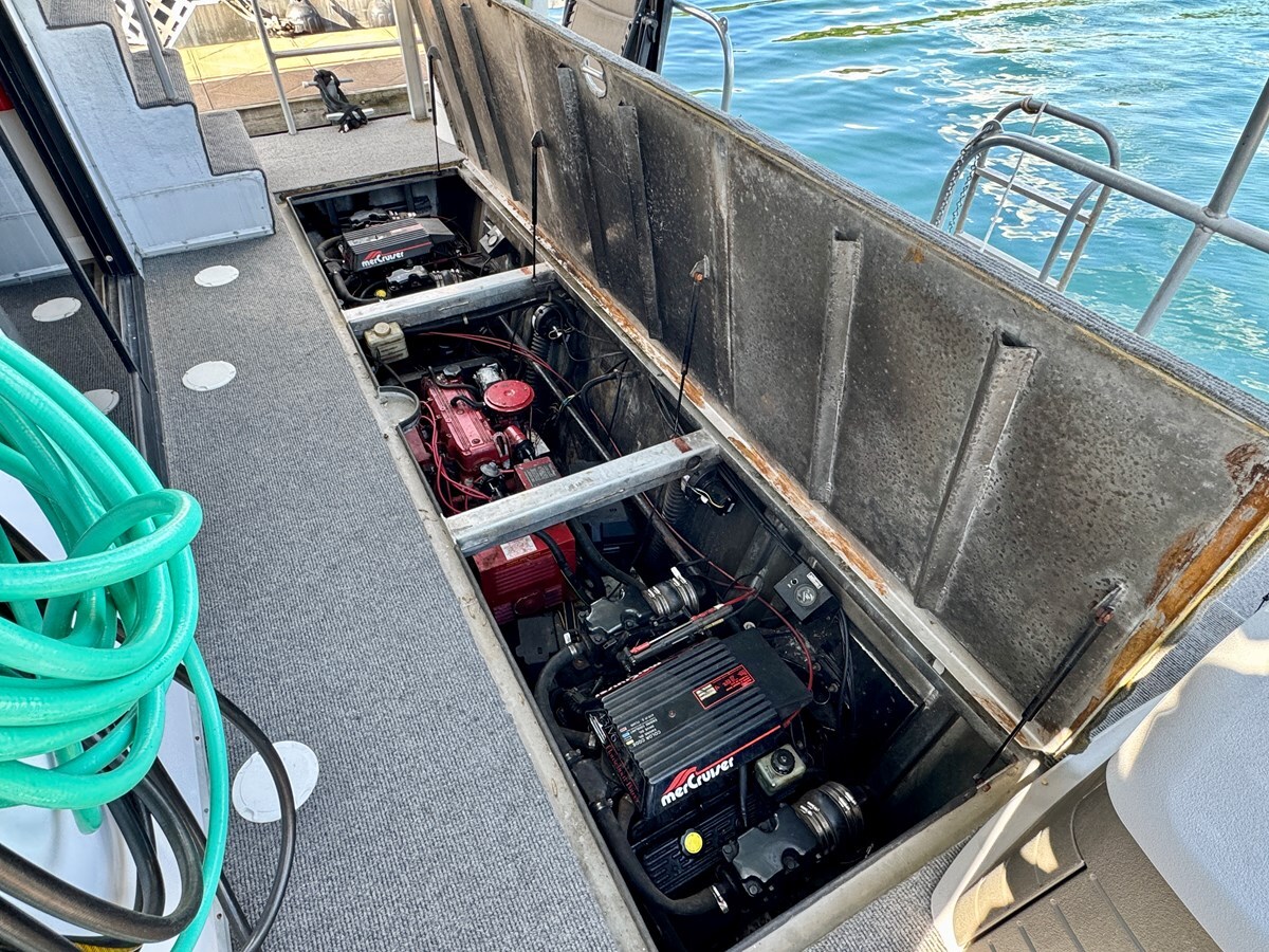 1993-jamestowner-65-61b6d5