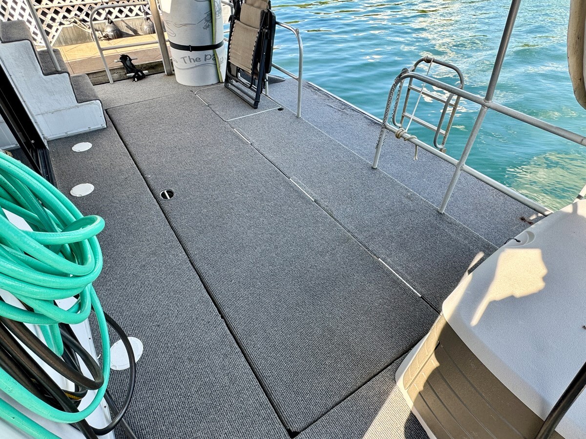 1993-jamestowner-65-61b6d5