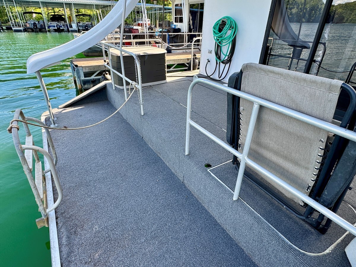 1993-jamestowner-65-61b6d5