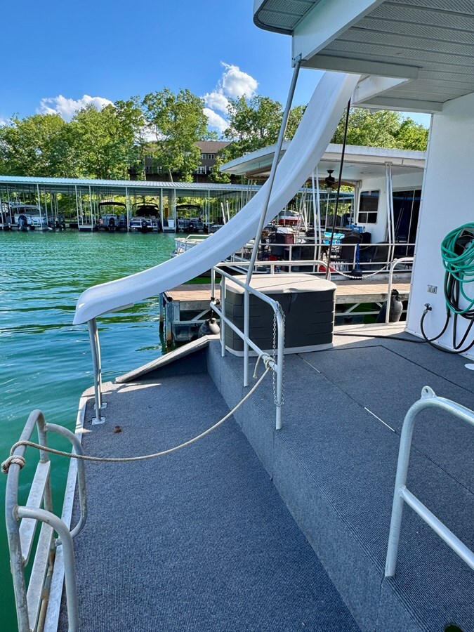 1993-jamestowner-65-61b6d5