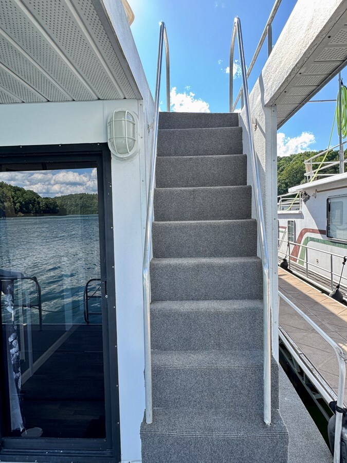 1993-jamestowner-65-61b6d5