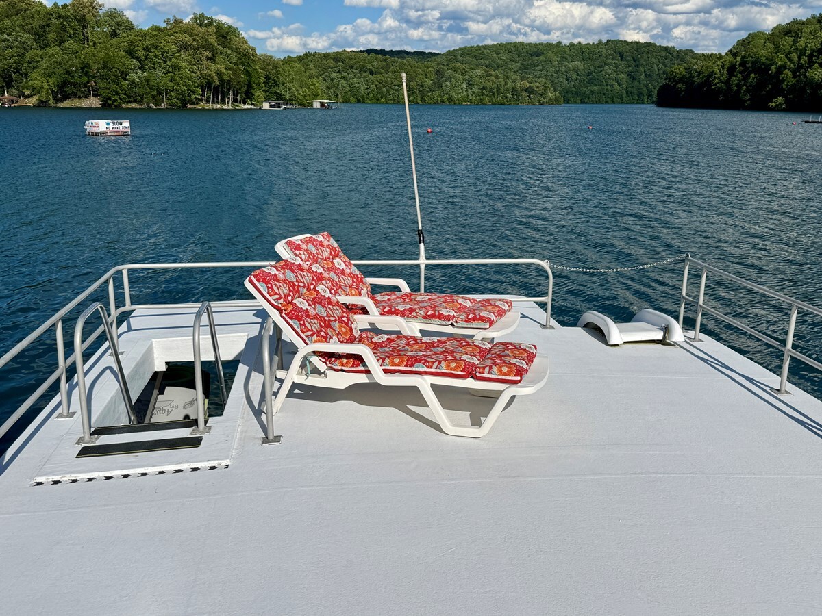 1993-jamestowner-65-61b6d5