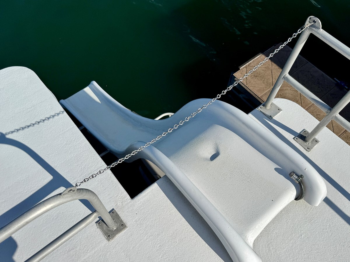 1993-jamestowner-65-61b6d5