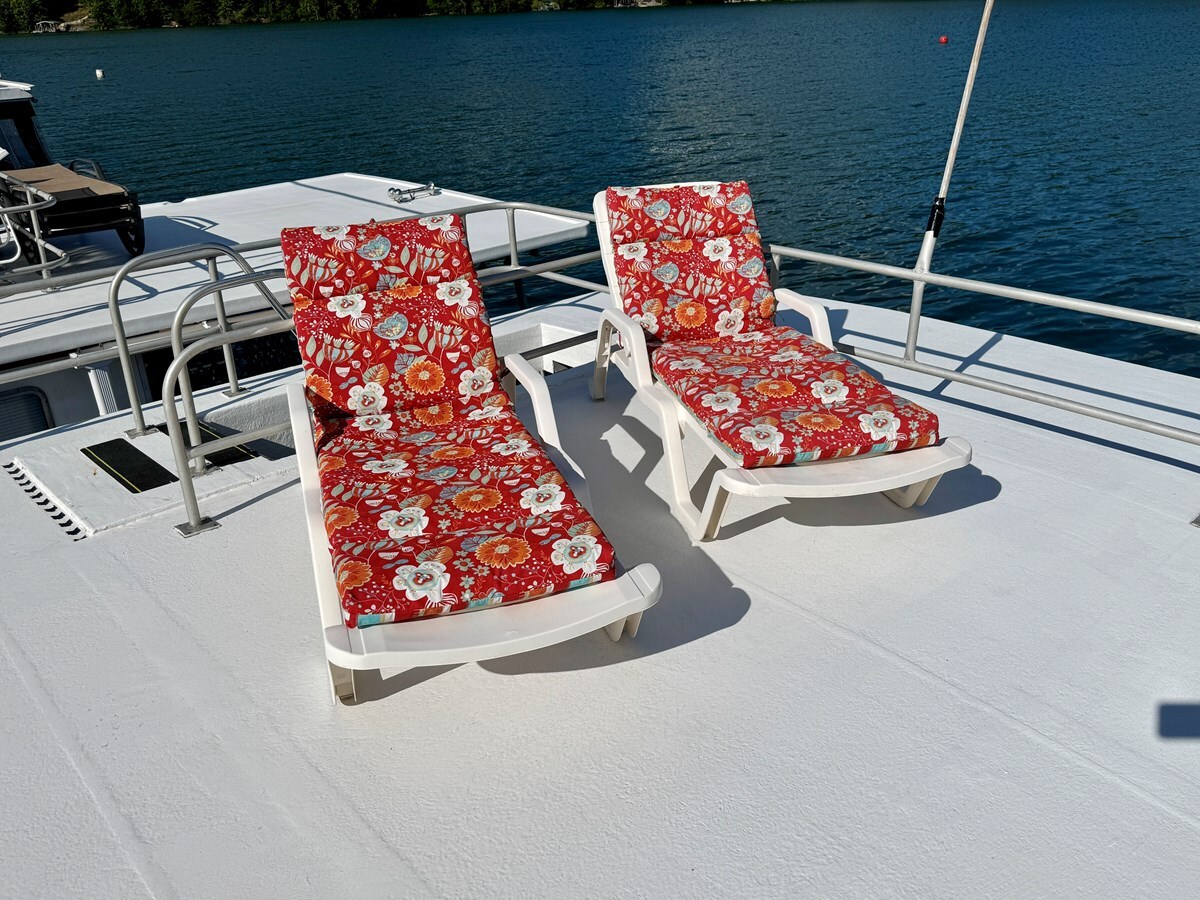 1993-jamestowner-65-61b6d5