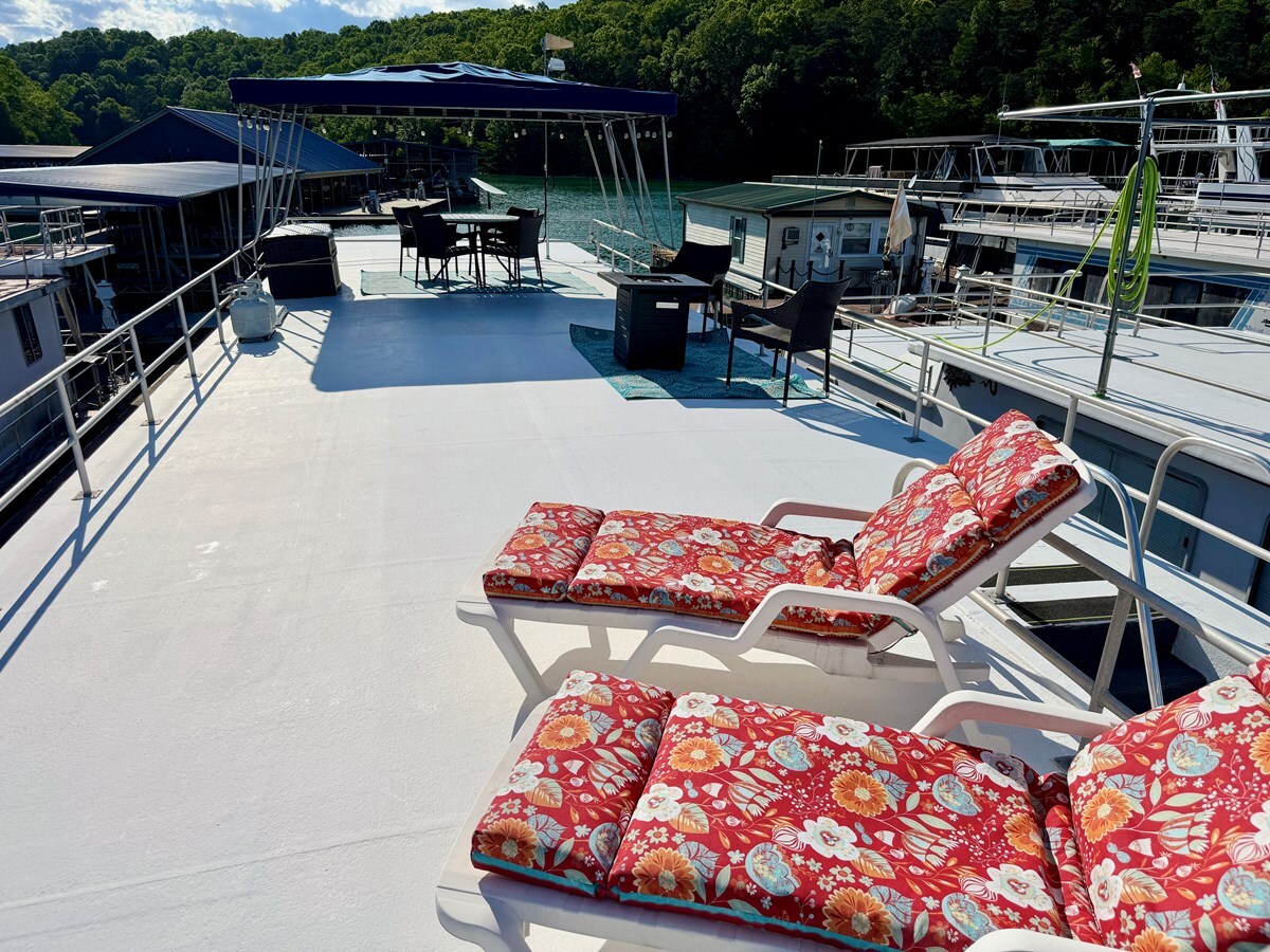 1993-jamestowner-65-61b6d5