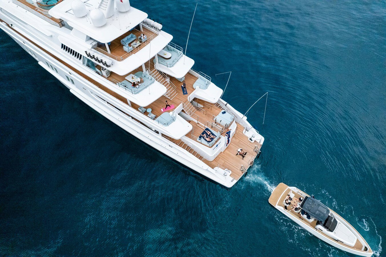 1994 LURSSEN 239' 7