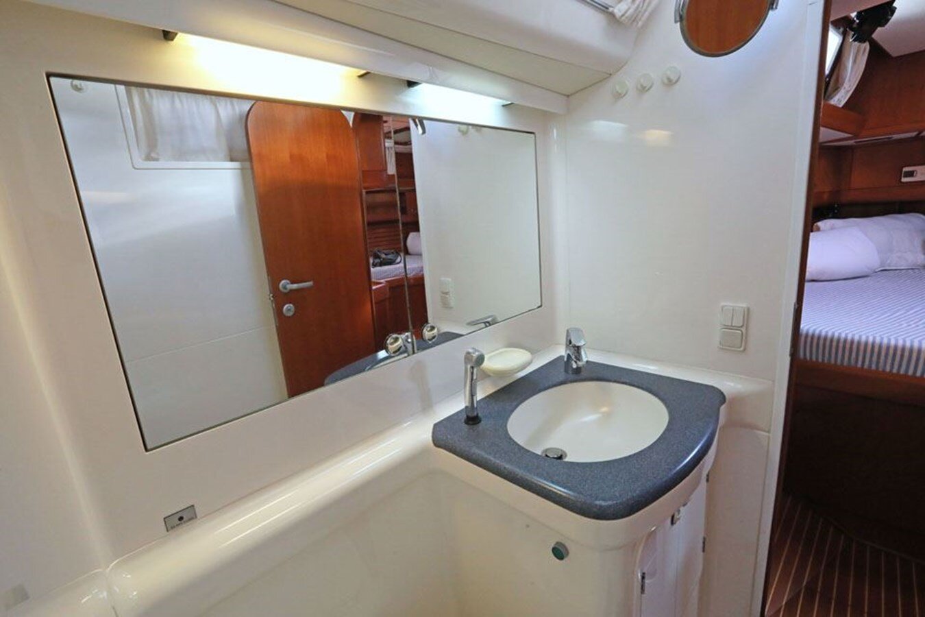 1994-nautor-swan-57-4-56dd7a