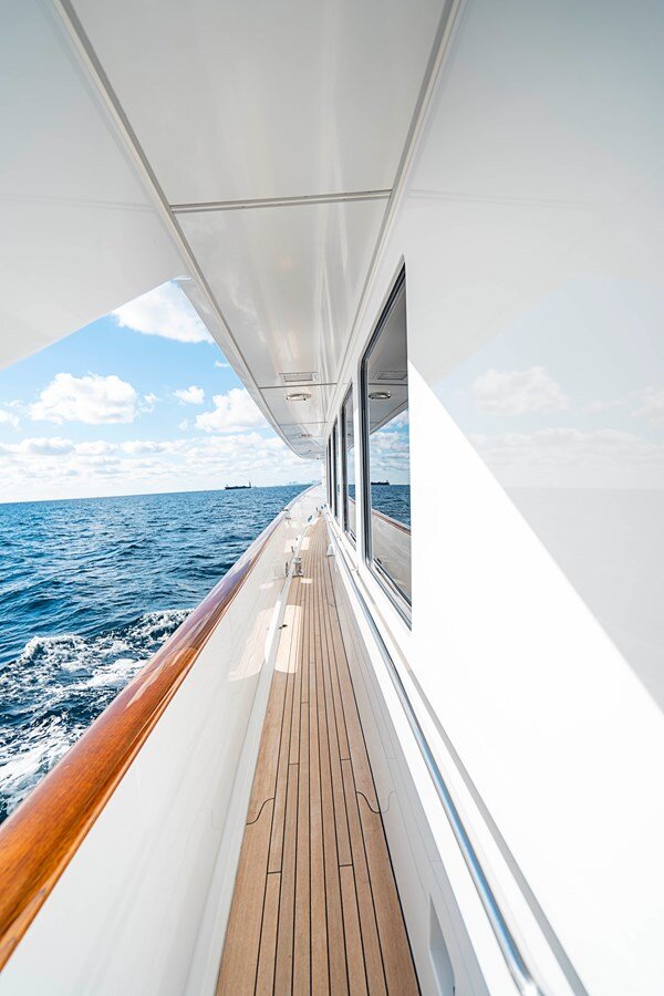 1995 CHRISTENSEN 120'