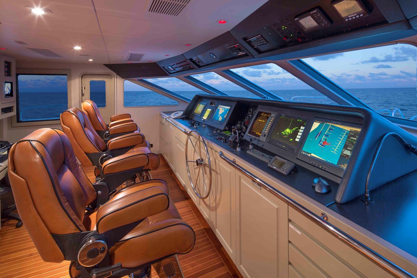 1995 CHRISTENSEN 120'