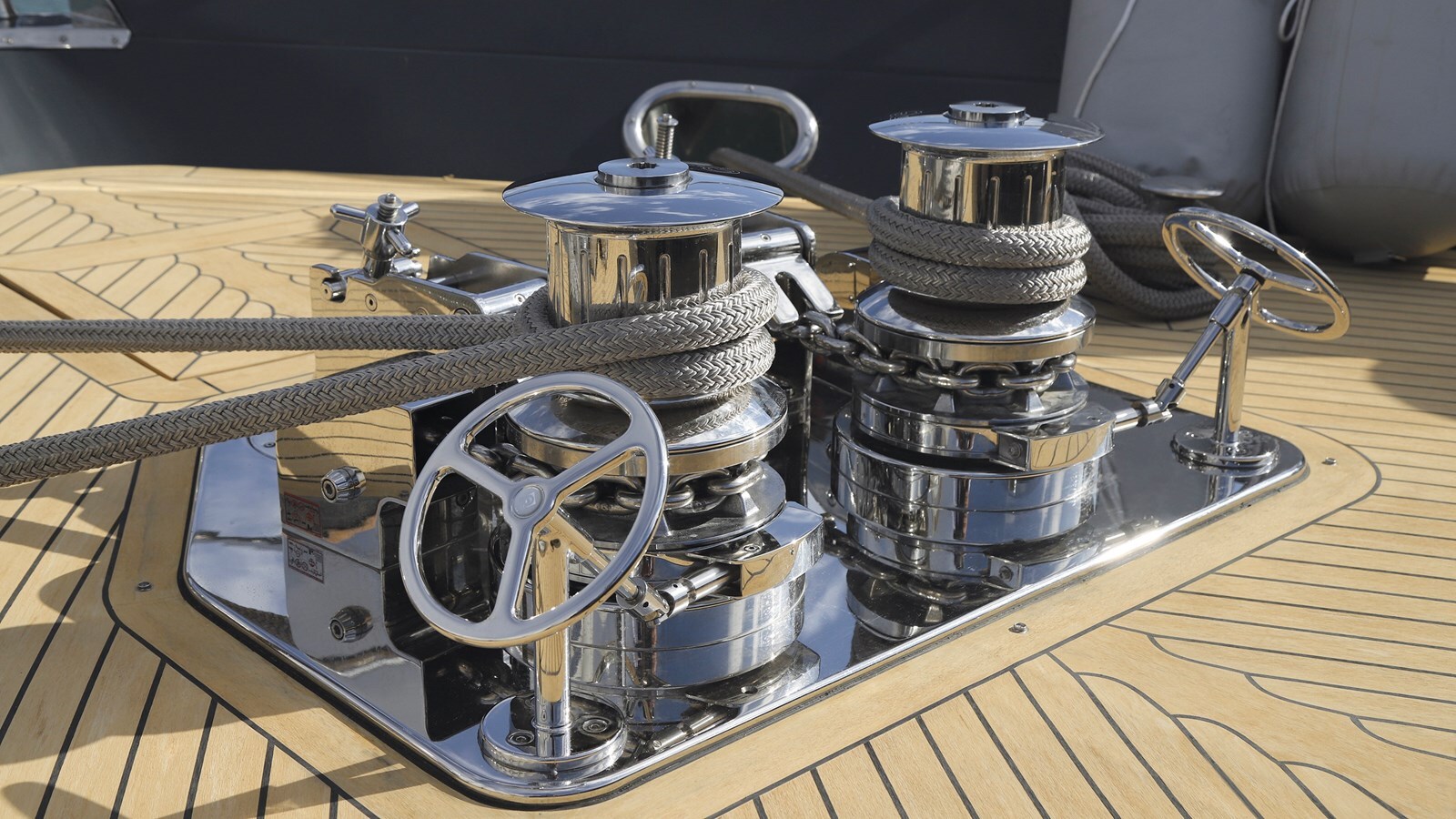 1995-falcon-69-6-4e8025