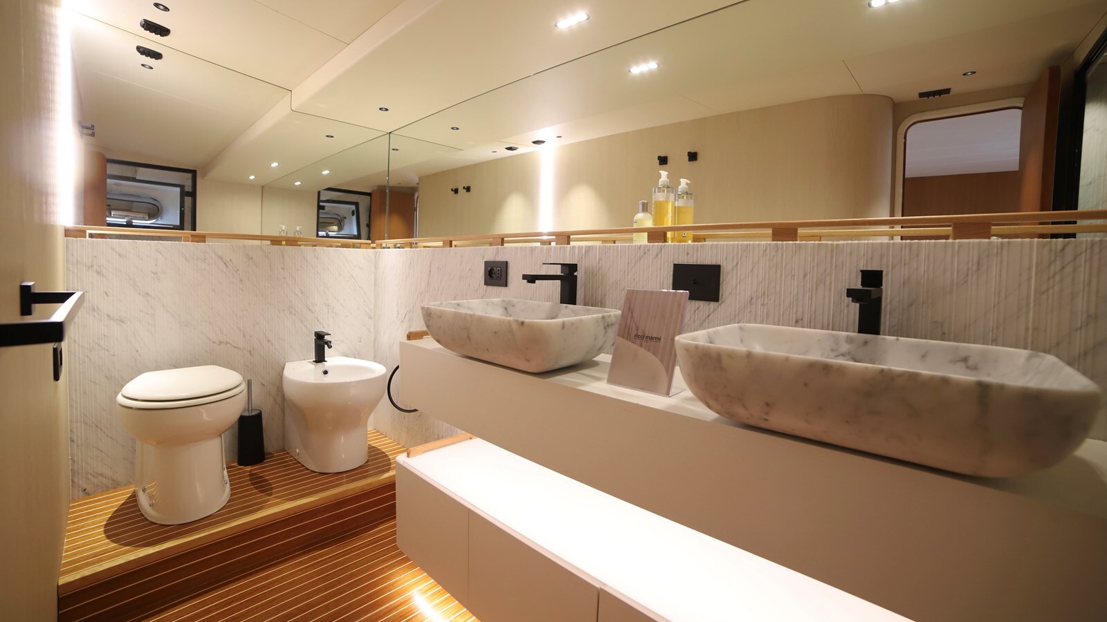 1995-falcon-69-6-4e8025