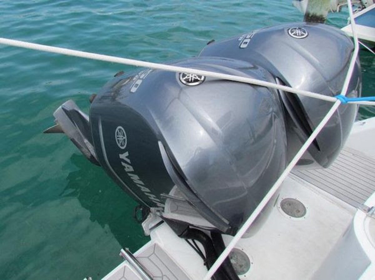 1995-luhrs-30-e106e0