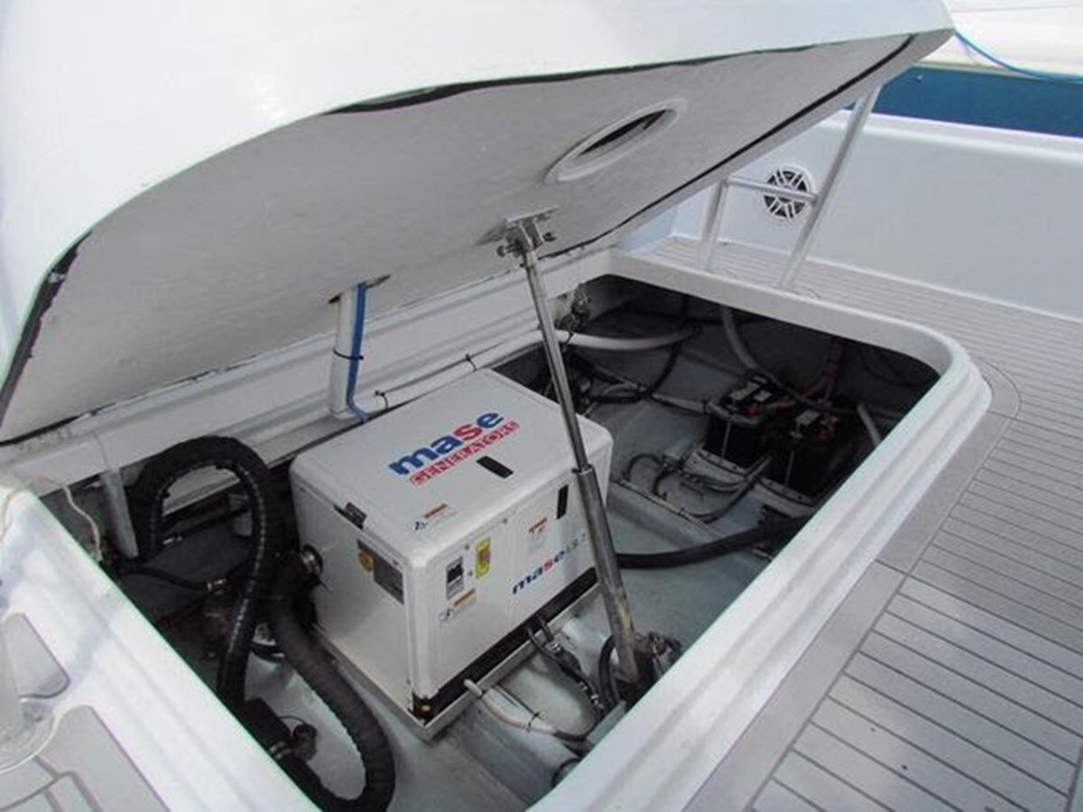 1995-luhrs-30-e106e0