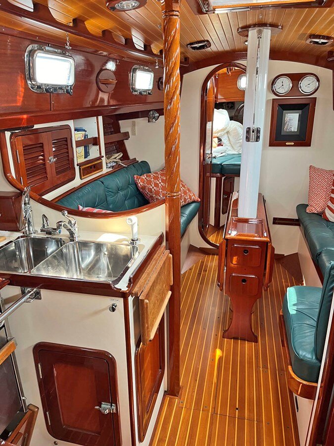 1995-morris-yachts-38-152d4e