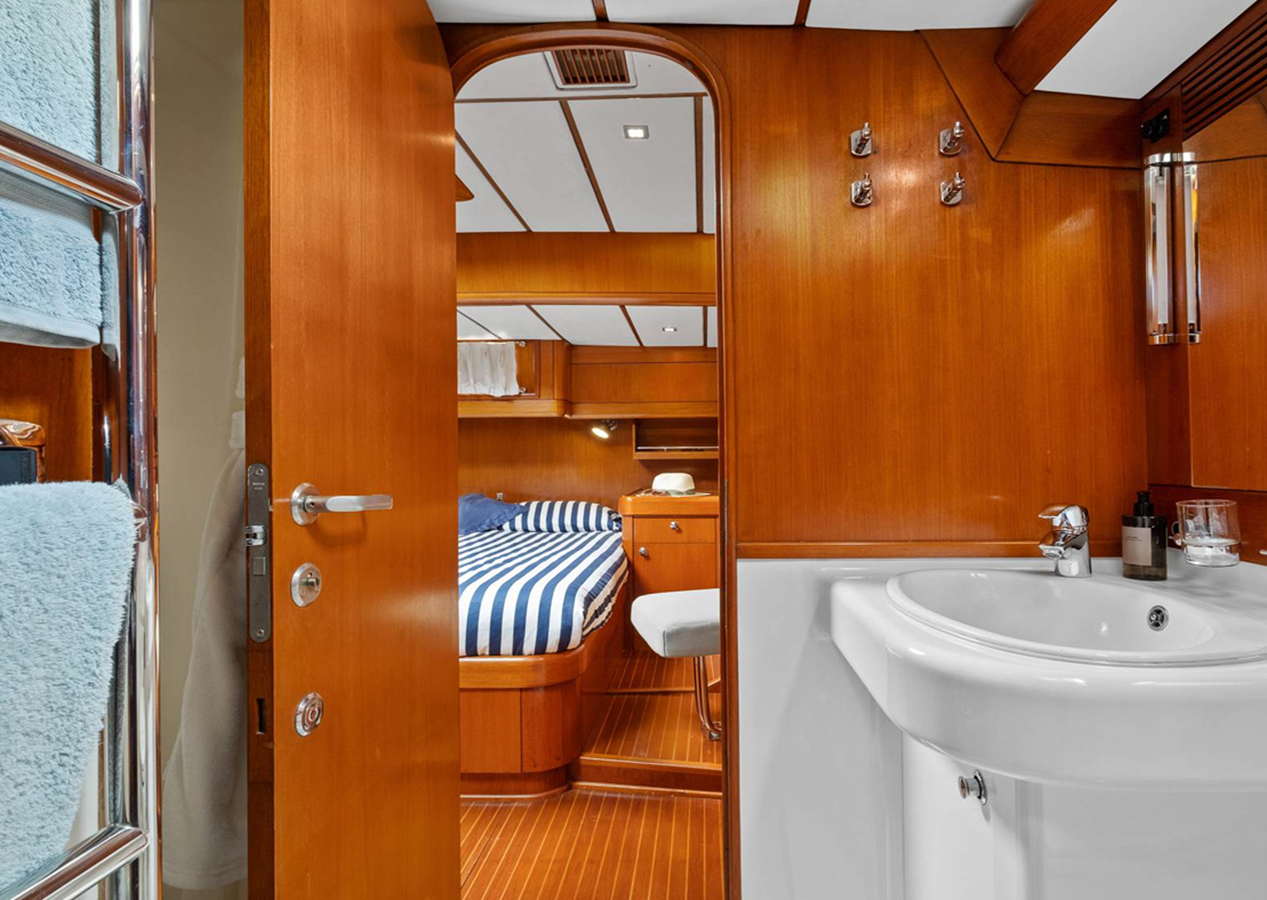 1995 NAUTOR SWAN 69' 11