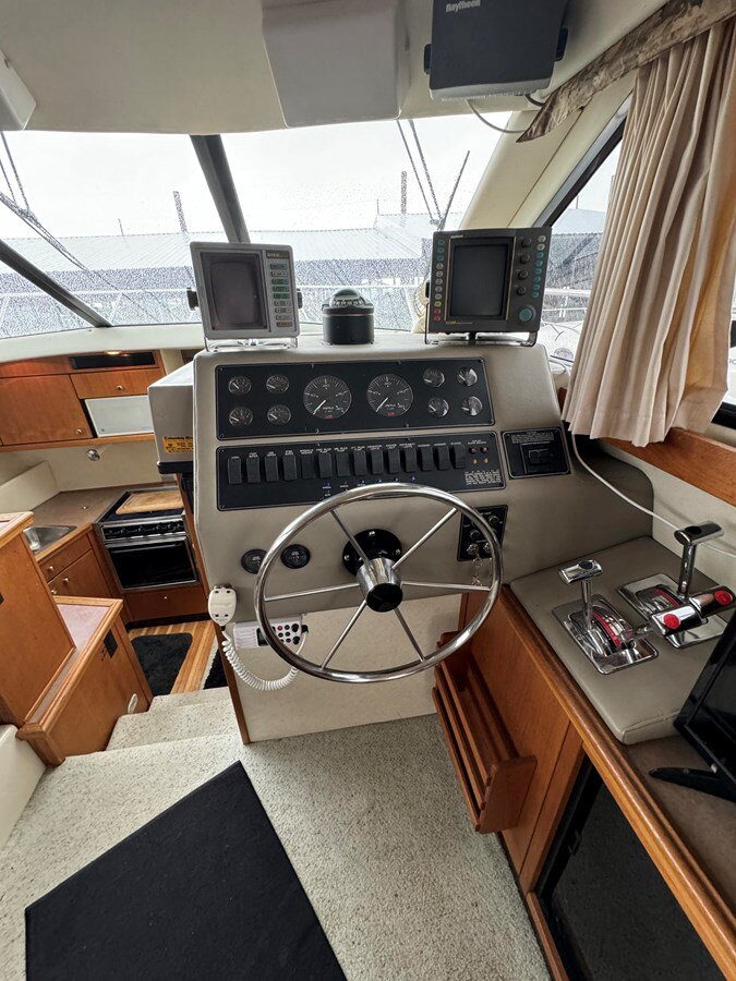 1996-bayliner-33-1-d15698