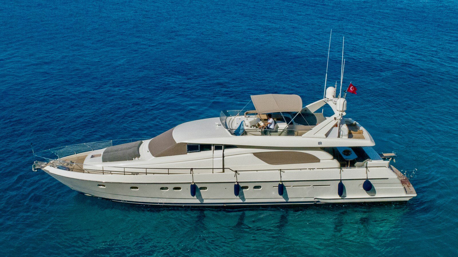 1996-ferretti-yachts-72-3-f02dfc