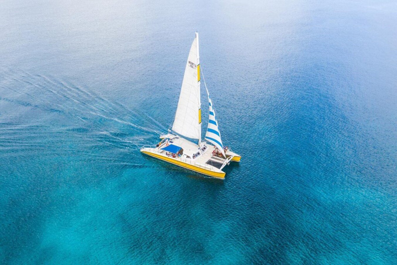 1996-gold-coast-custom-yachts-70-85a86b