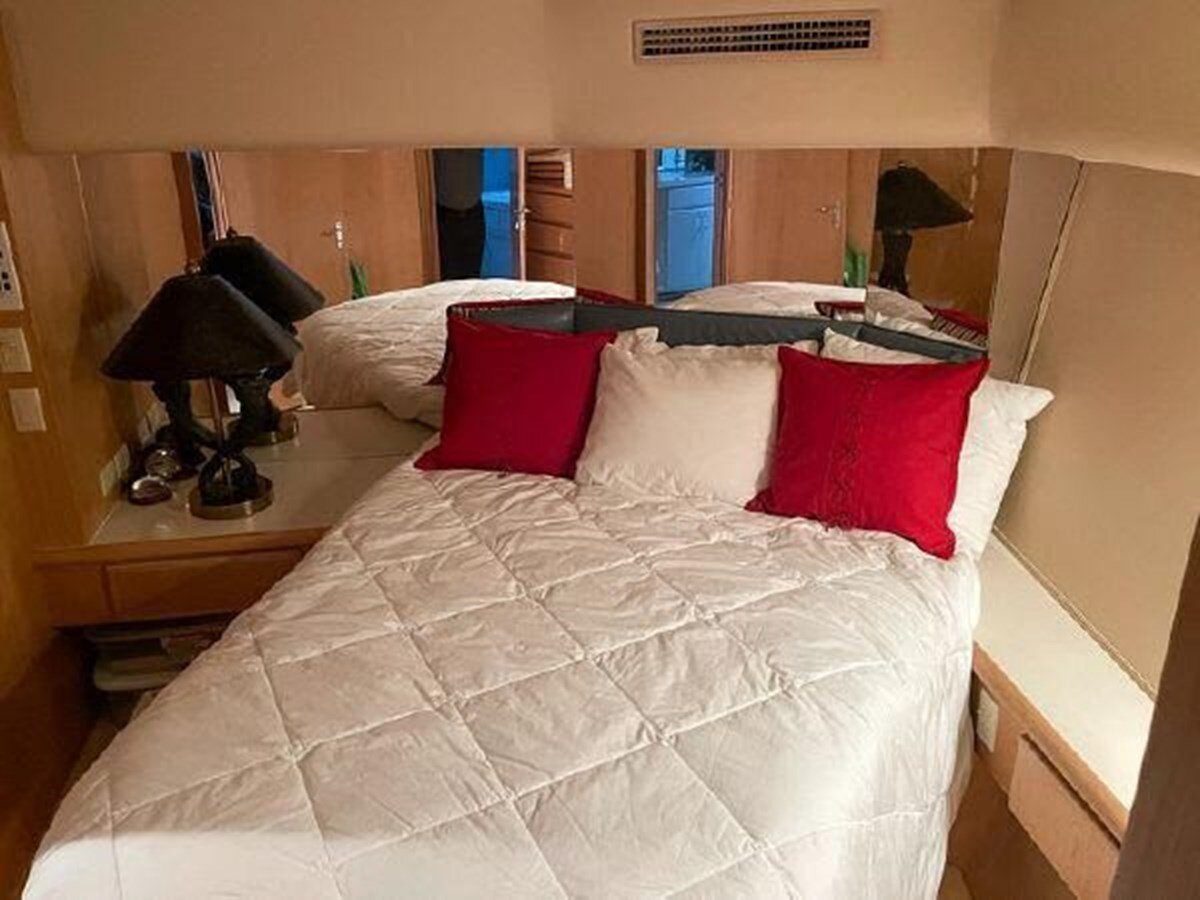 1996-hatteras-54-11-b82c02