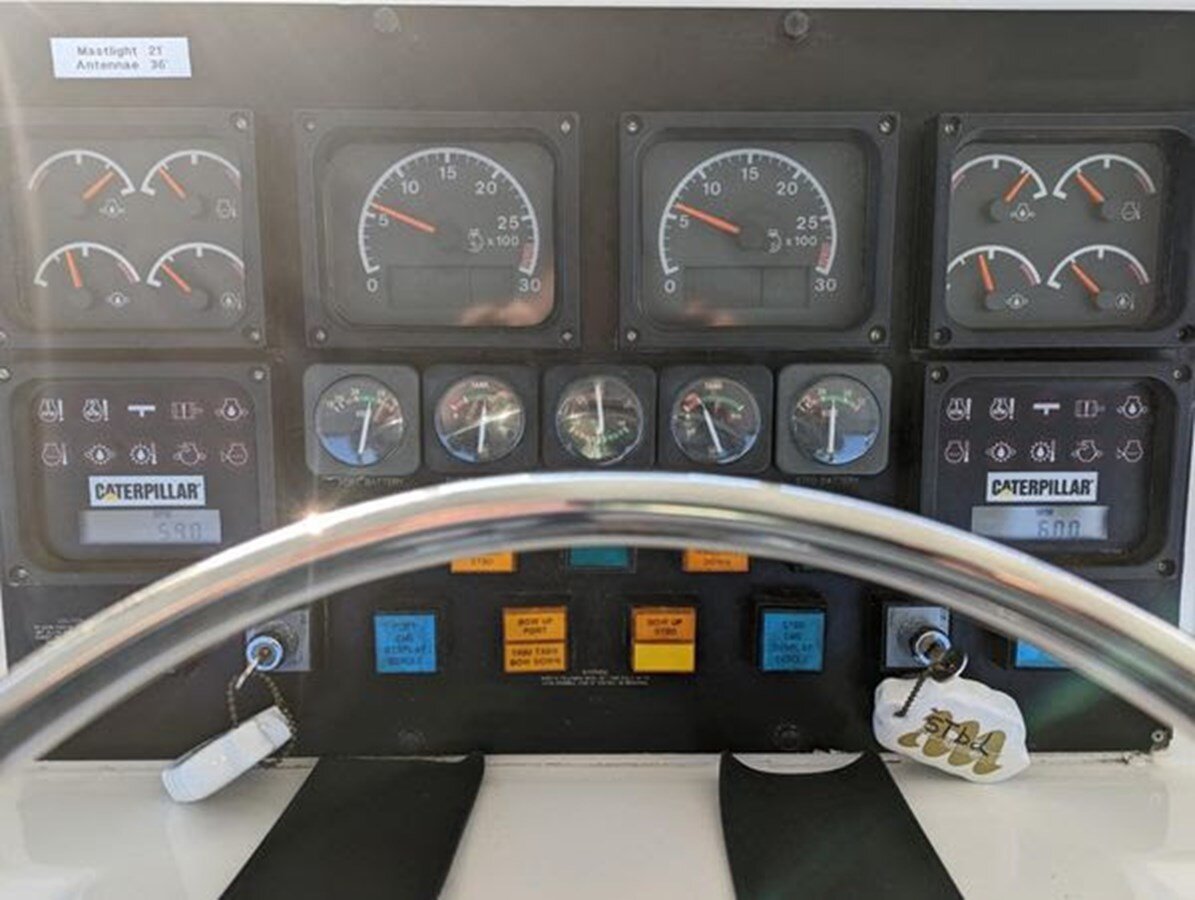 1996-hatteras-54-11-b82c02