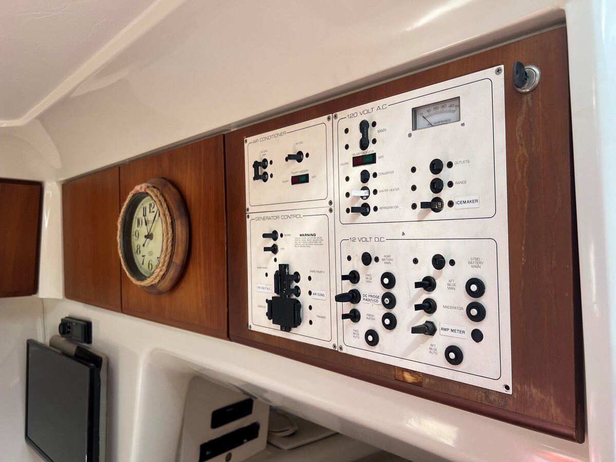 1996-silverton-32-3e1e2f