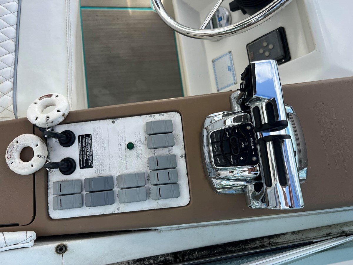 1996-silverton-32-3e1e2f