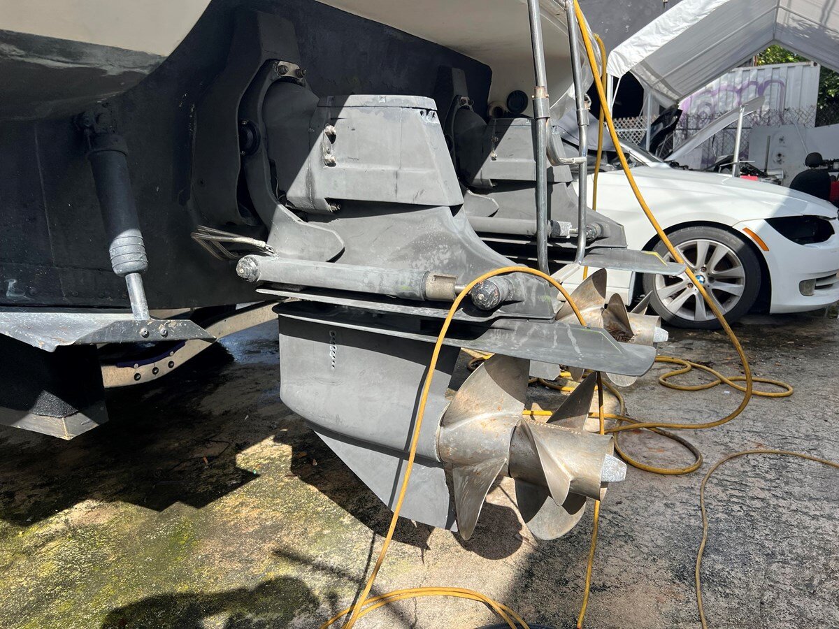 1996-silverton-32-3e1e2f